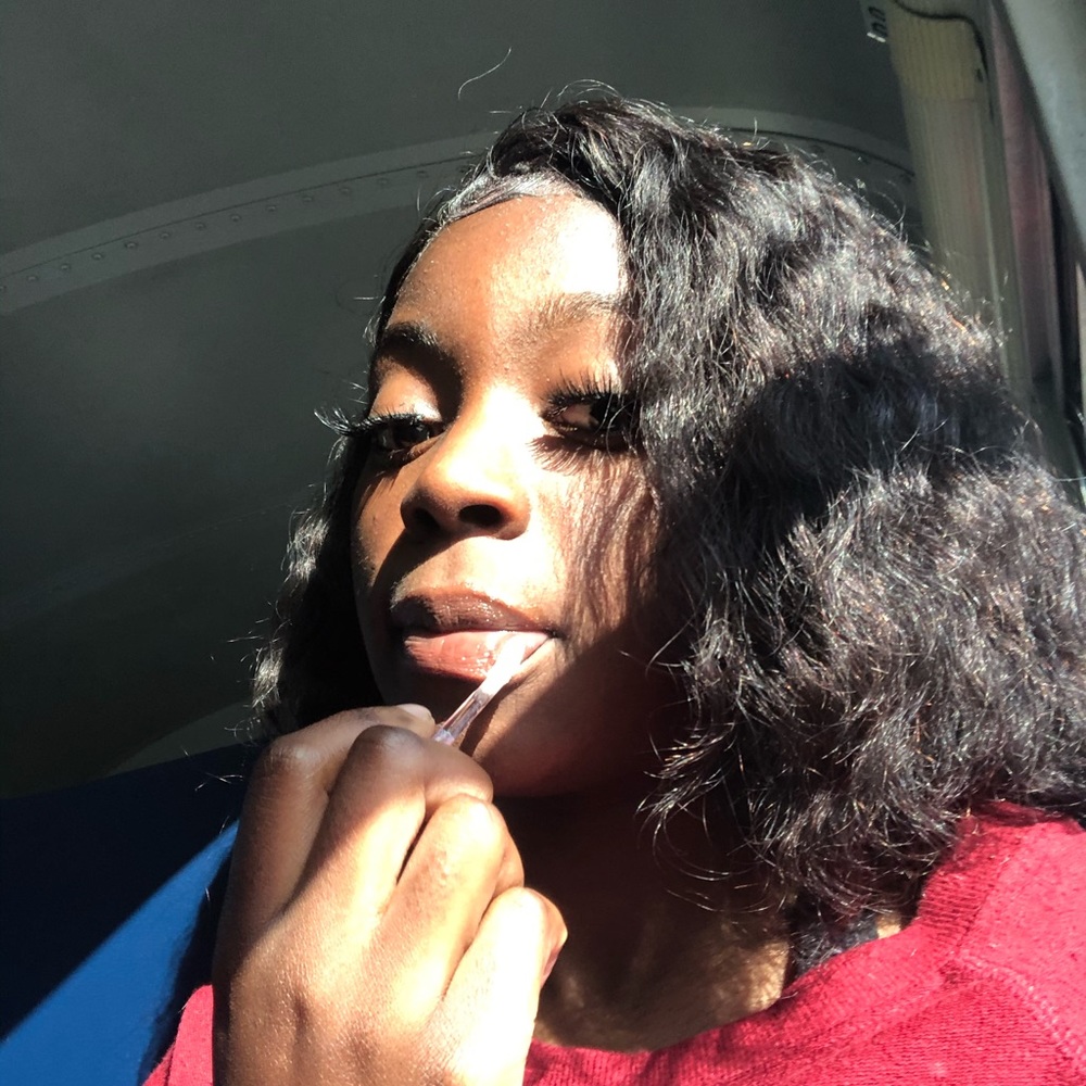 Meet your Posher, Kayla